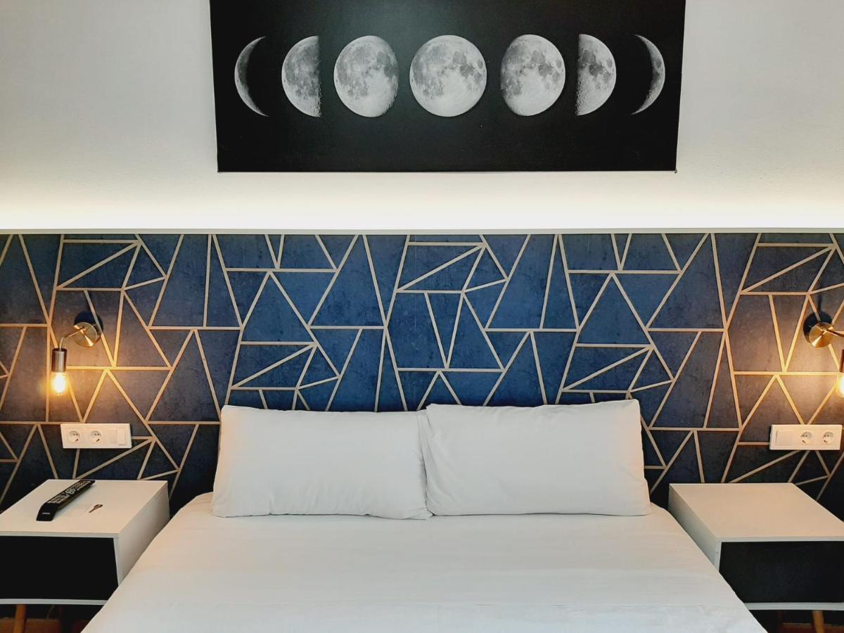 ברצלונה Hostal Laia By Gaiarooms מראה חיצוני תמונה