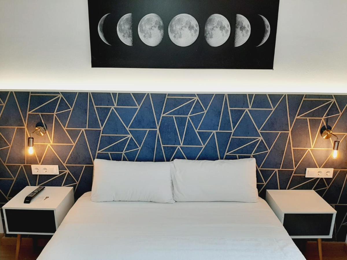 ברצלונה Hostal Laia By Gaiarooms מראה חיצוני תמונה