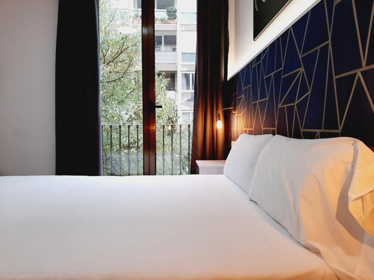 ברצלונה Hostal Laia By Gaiarooms מראה חיצוני תמונה